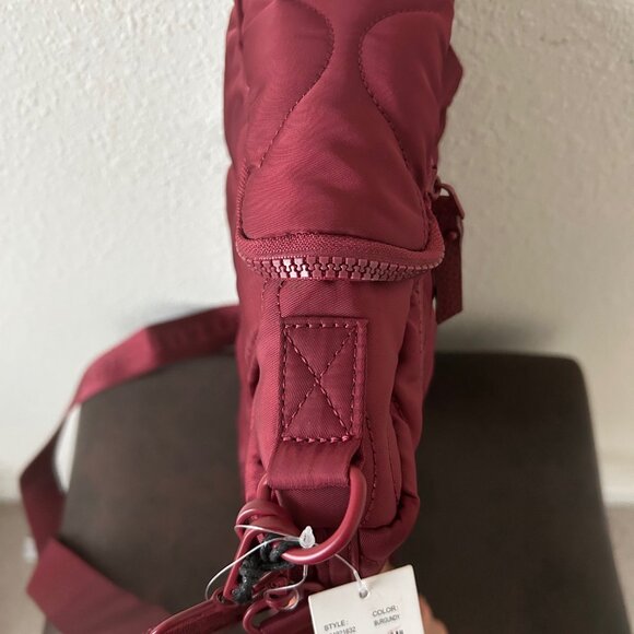 Samantha Brown To-Go Quilted Cargo Crossbody BURGUNDY nwt - Picture 6 of 13